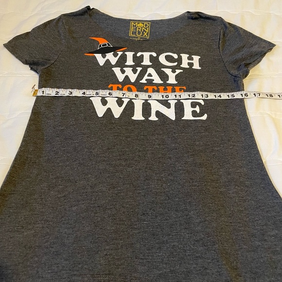 Halloween tee 🎃👻 size XS - Picture 4 of 5